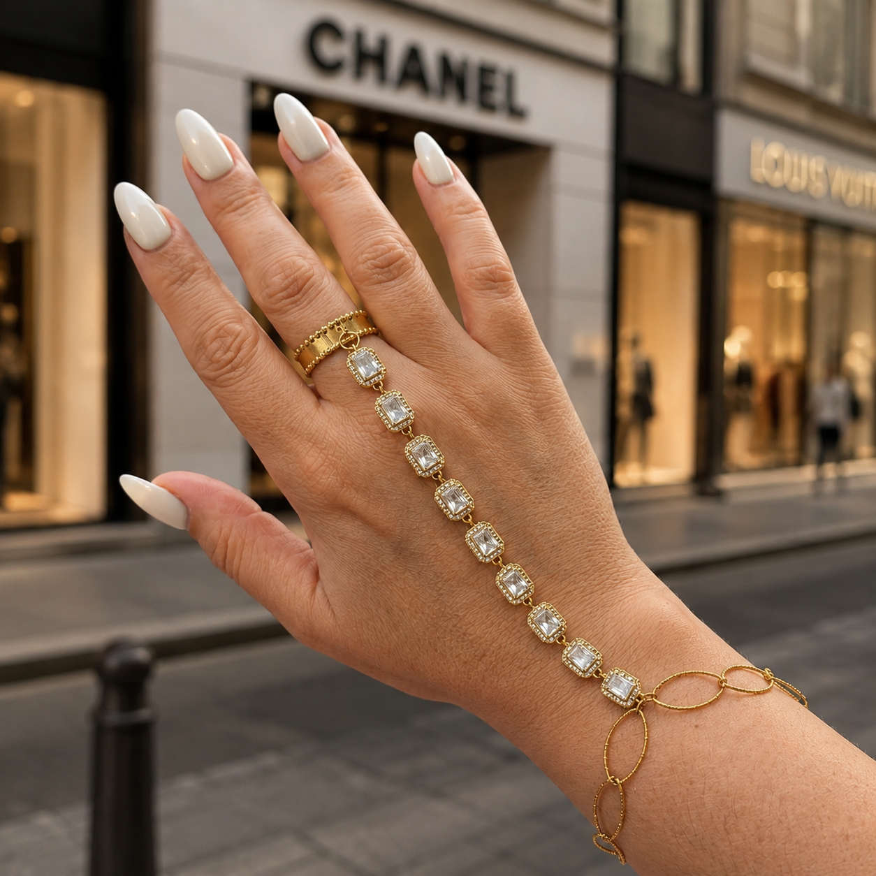 Majesté Hand Chain Gold
